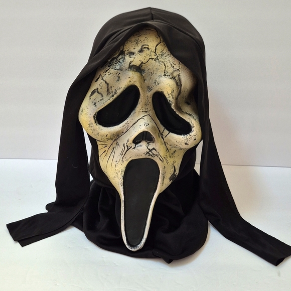 Easter unlimited Ghost Face Scream Mask Aged - Picture 1 of 8